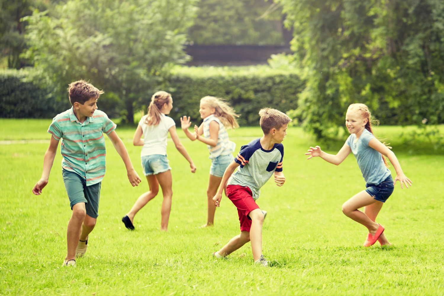 Pre-teens-playing-outside-319476726.jpg